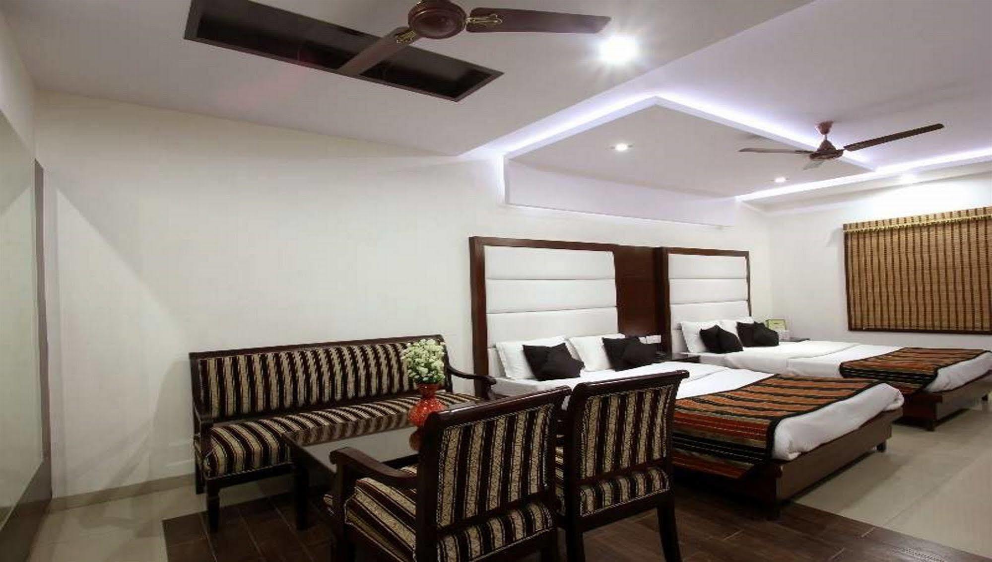 Hotel Mohan International New Delhi Eksteriør billede