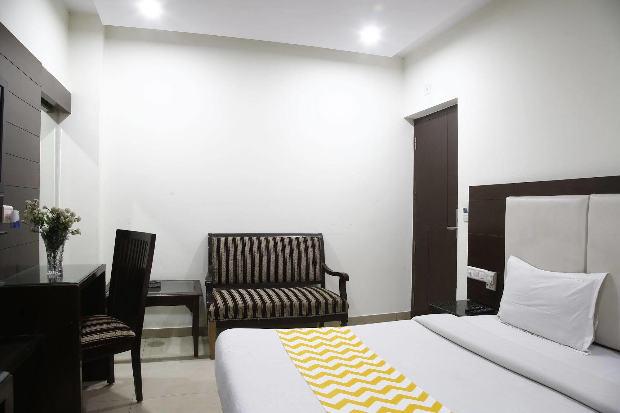 Hotel Mohan International New Delhi Eksteriør billede